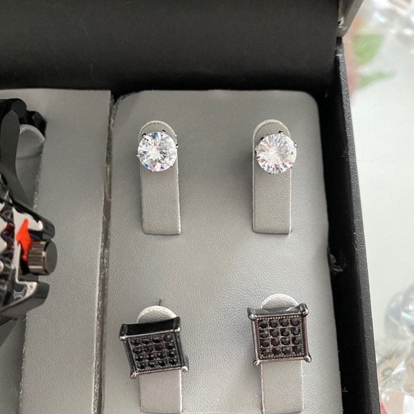 Black rhinestone watch with stud/square earrings - Picture 4 of 6
